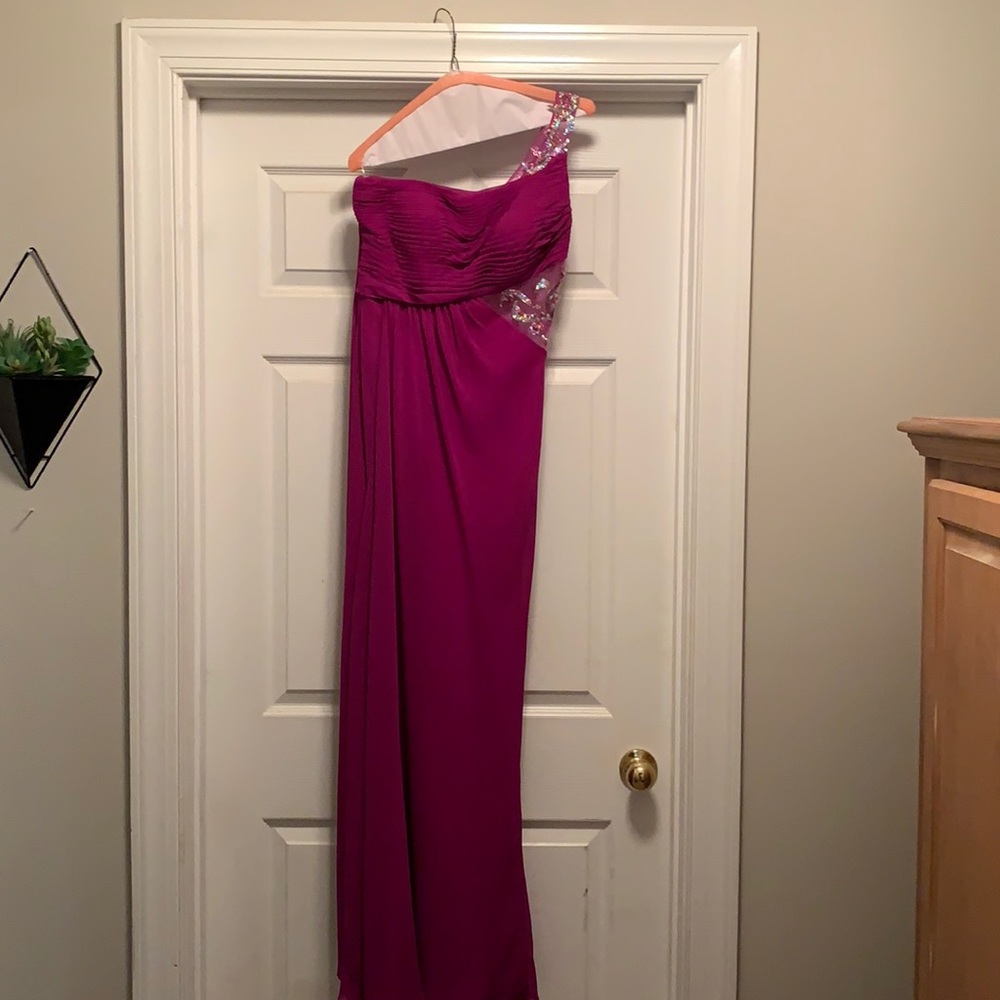 Size 10 one shoulder magenta prom dress